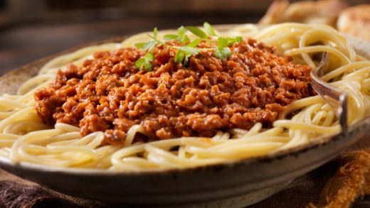 Receita Macarrão (Espaguete) Com Carne Moída Fácil e Delicioso, Como Fazer
