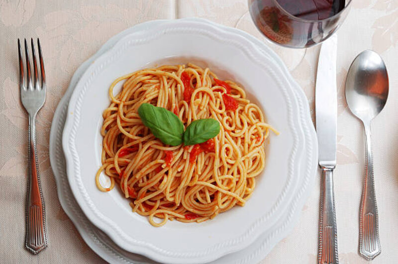 Espaguete Com Molho de Linguiça, Fácil e Simples